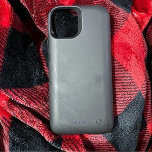 iPhone 12 Charging Case